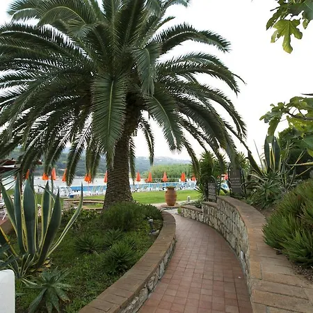 Cala Di Mola 4* פורטו אזורו