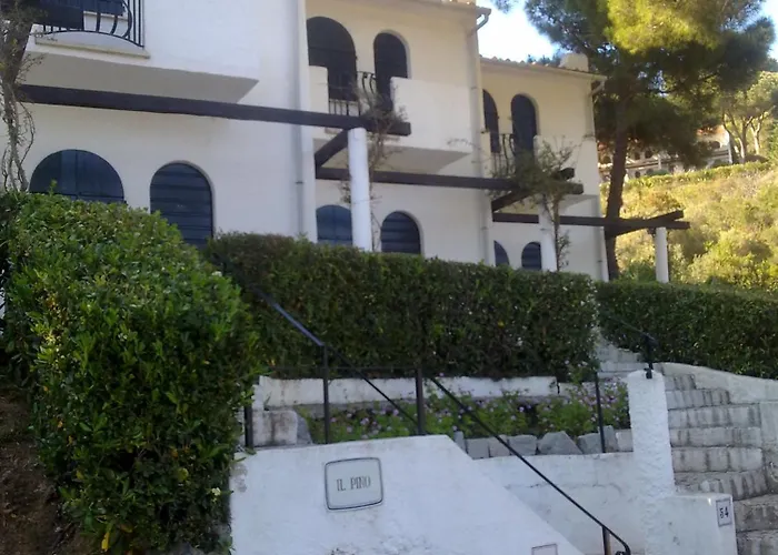 Aparthotel Cala Di Mola 4*