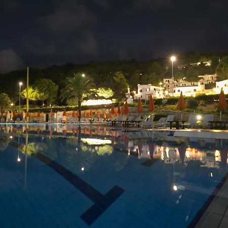 Cala Di Mola 4*