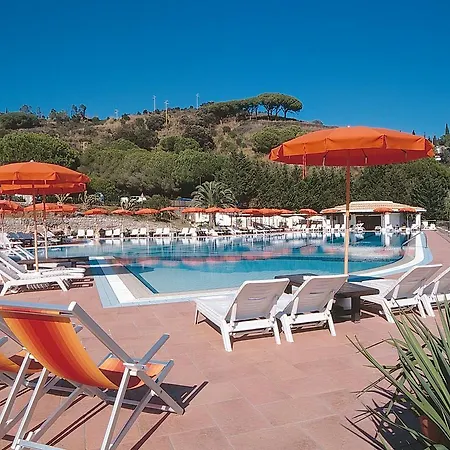 Ξενοδοχείο με διαμερίσματα Cala Di Mola 4*