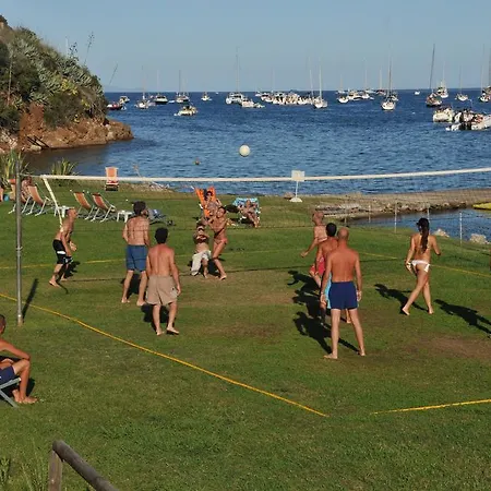 Ξενοδοχείο με διαμερίσματα Cala Di Mola