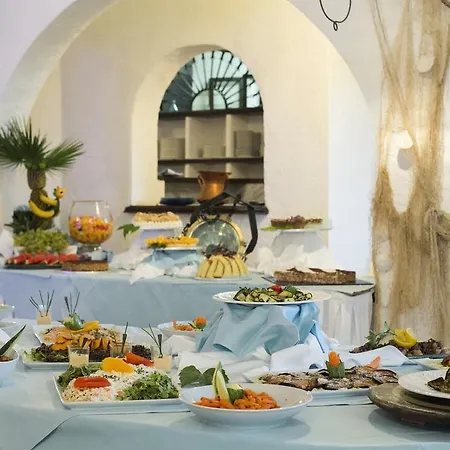 Ξενοδοχείο με διαμερίσματα Cala Di Mola