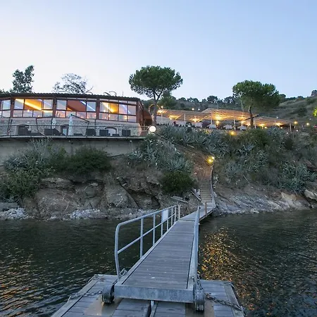 Ξενοδοχείο με διαμερίσματα Cala Di Mola