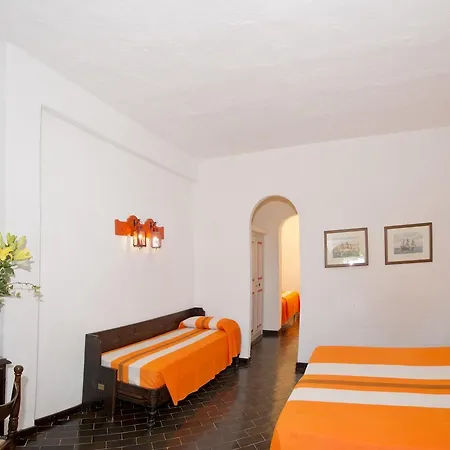 Cala Di Mola 4*
