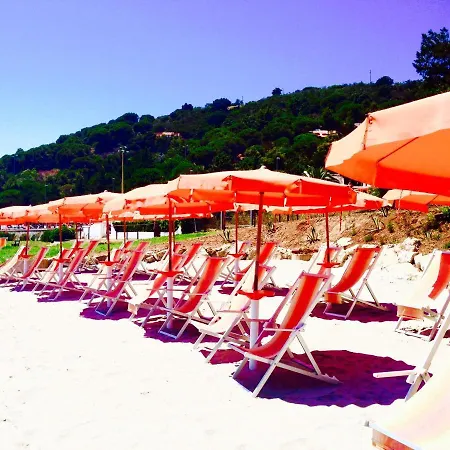 Aparthotel Cala Di Mola 4*