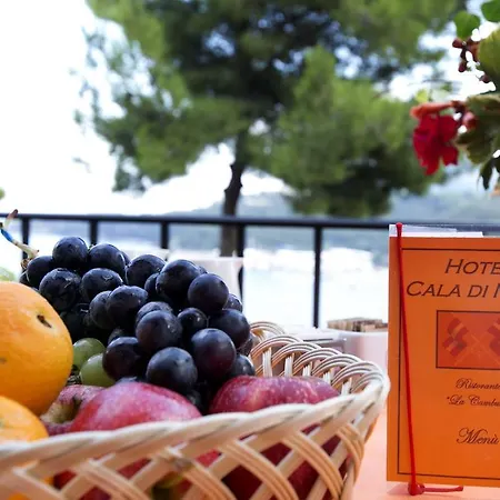 Cala Di Mola Apartmanhotel