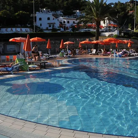 Aparthotel Cala Di Mola 4*