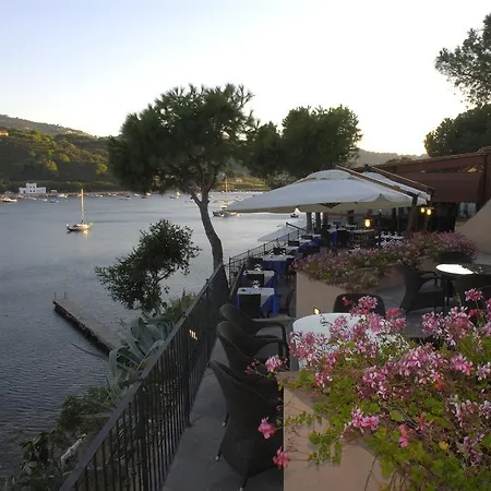 Apartmanhotel Cala Di Mola 4*