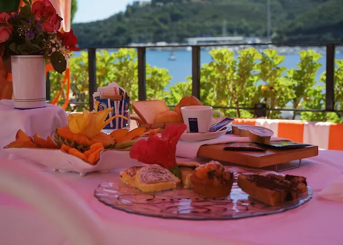 Cala Di Mola Aparthotel Porto Azzurro